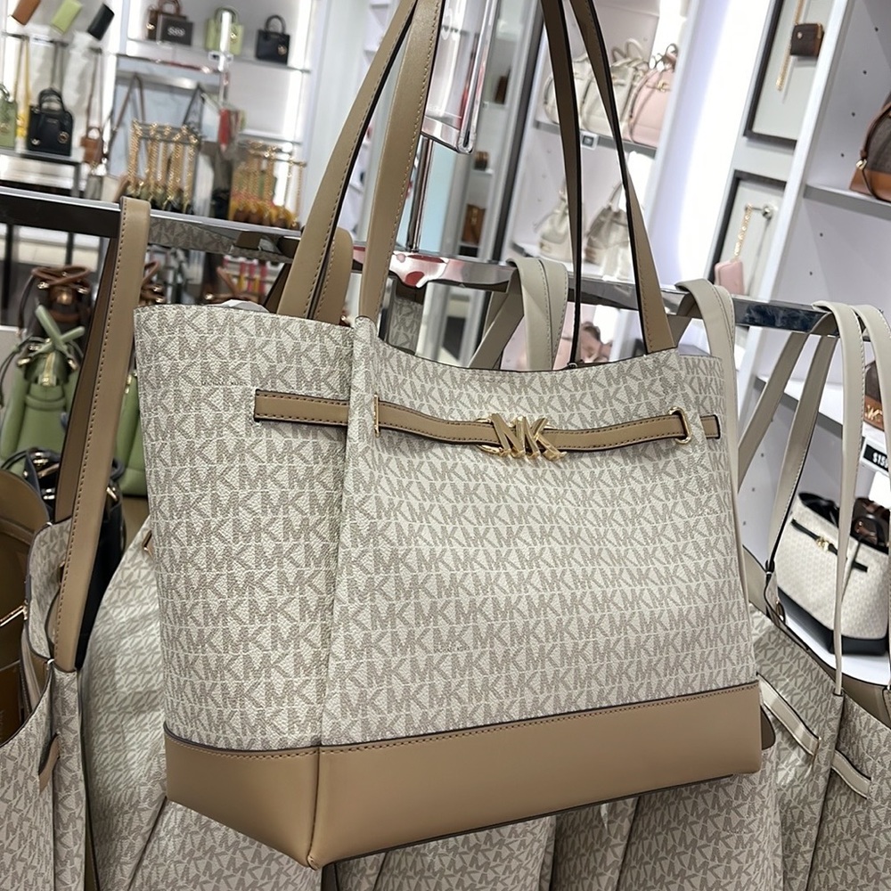 MICHAEL KORS
Reed Large Logo Shoulder Tote Bag
Camel Combo 
35S3G6RT3B
NWT - Picture 15 of 16